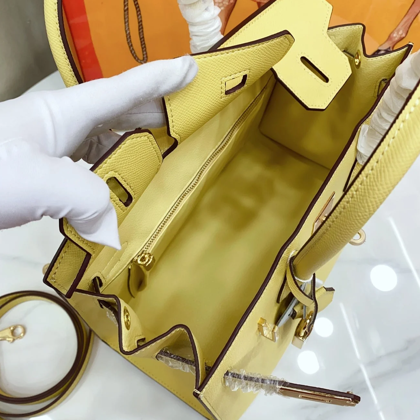 Fresh Pale Lemon Yellow Fine Grain Crisp Seam Structured Trapezoid Tote With Warm Golden Twist Lock Hardware And Matching Detachable Shoulder Strap